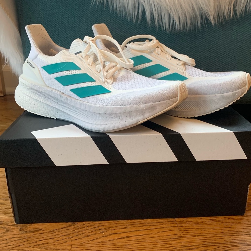 Adidas Ultraboost sneakers like new